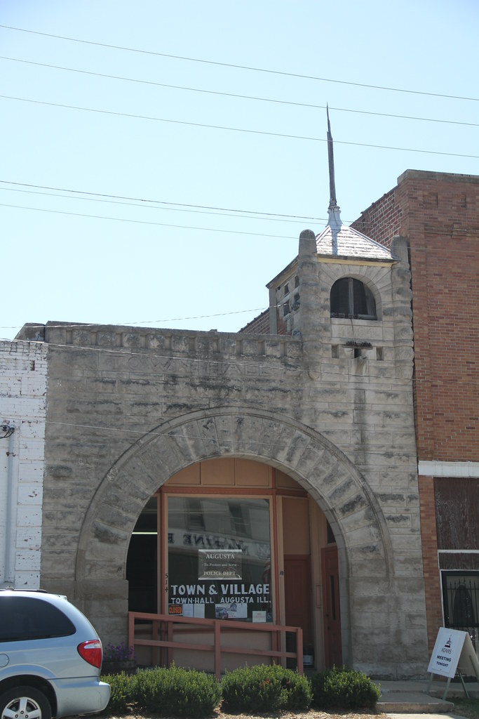 Augusta IL, Augusta Illinois, Hancock County Town Hall Bruce Wicks