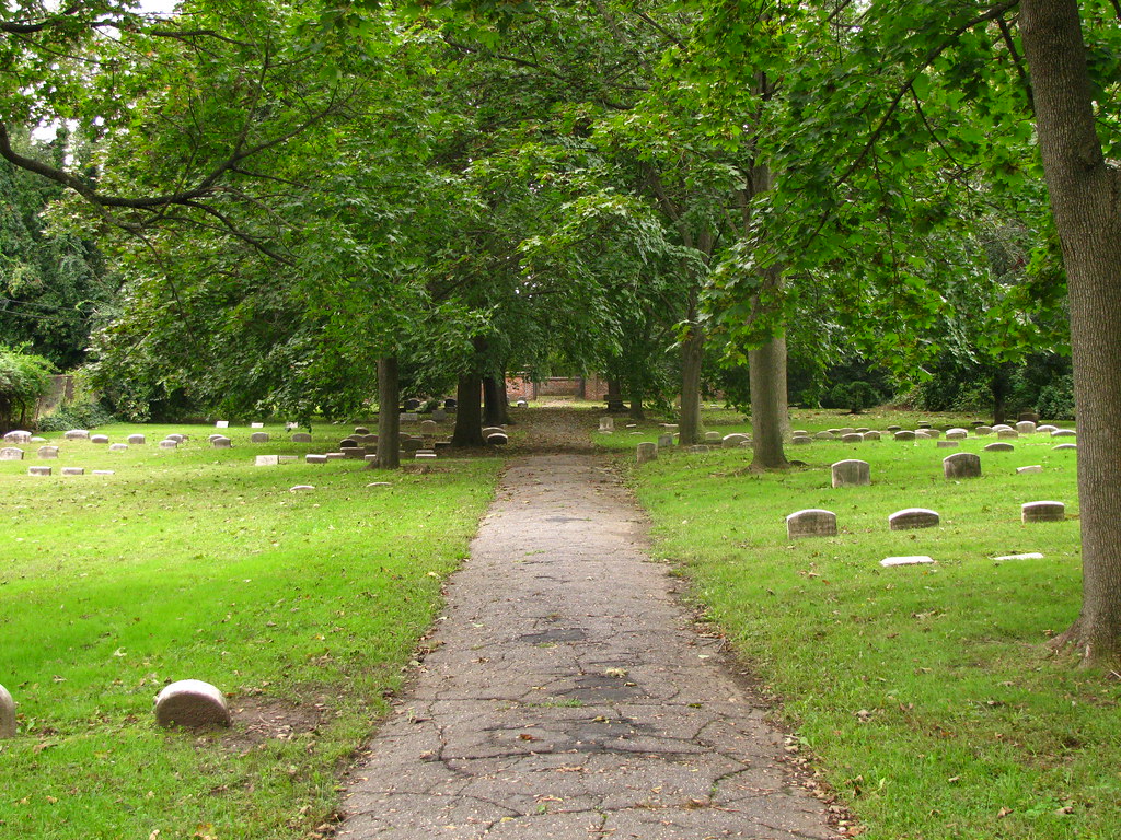Quaker Cemetery A small, quiet Quaker Cemetery in back of … Flickr