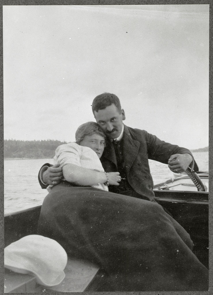 Romantik vid rodret | Nothing is known about this early 20th… | Flickr