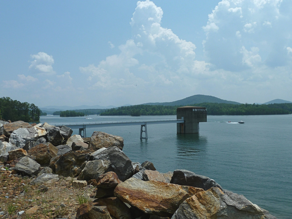 Nottely Lake Nottely Lake near the dam jwcjr Flickr
