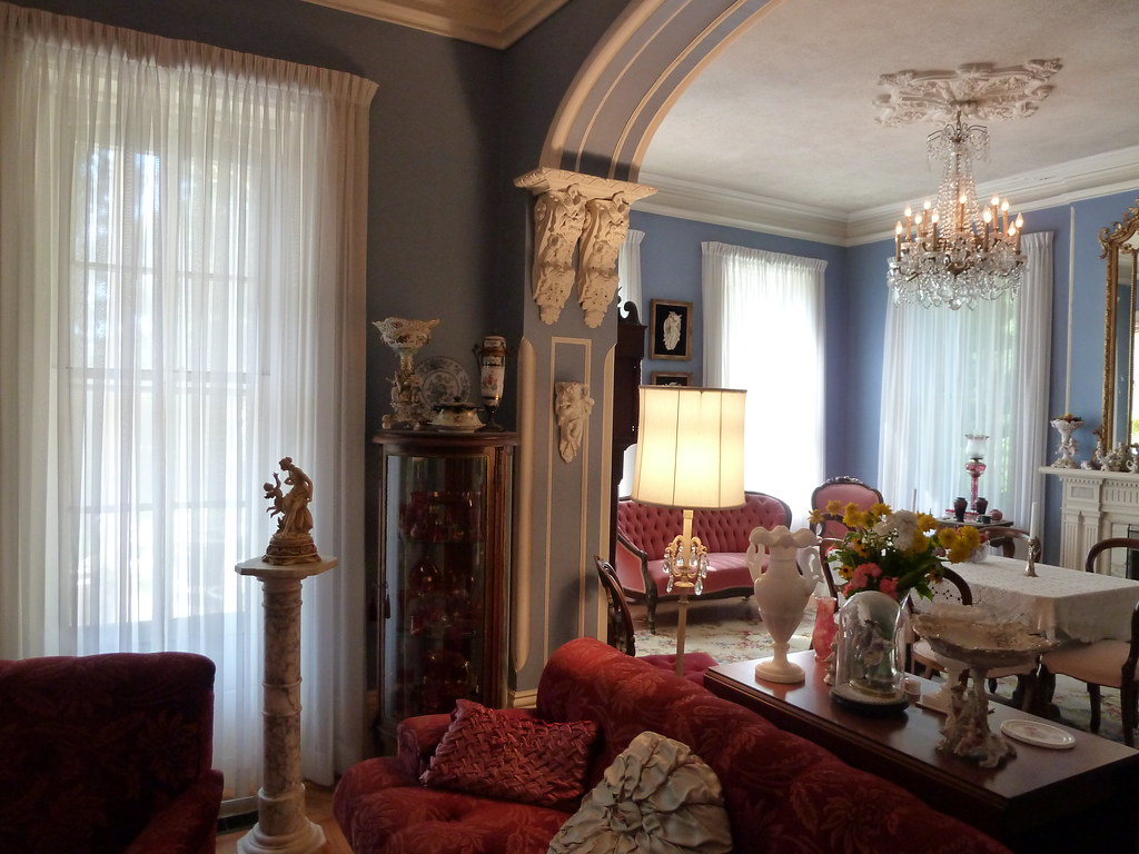 P1050124 Manvers Hall/Dr. McAlpine Home, 1880 Can