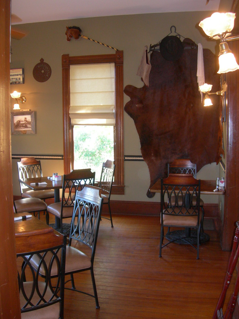 "The Bone Room" Inside the Junction House Restaurant in Ki… Flickr