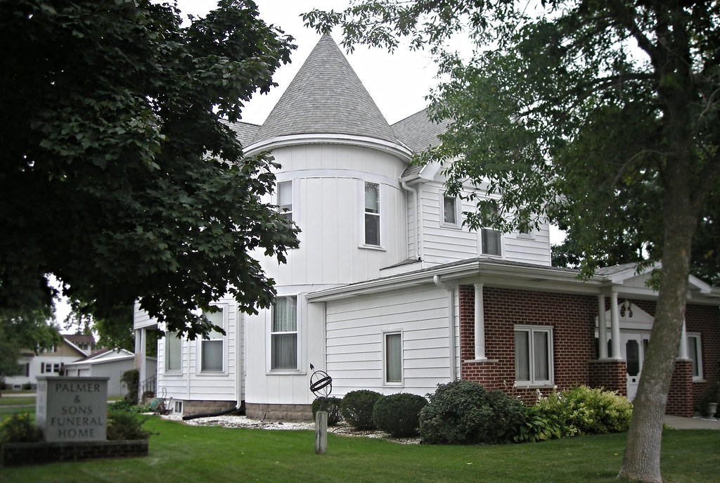 Palmer & Sons Funeral Home Gowrie, Iowa Owned by Laufers… Flickr