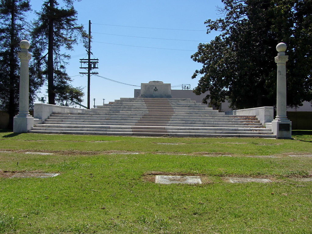 Forest Lawn Memorial Park Masonic monument. waltarrrrr Flickr