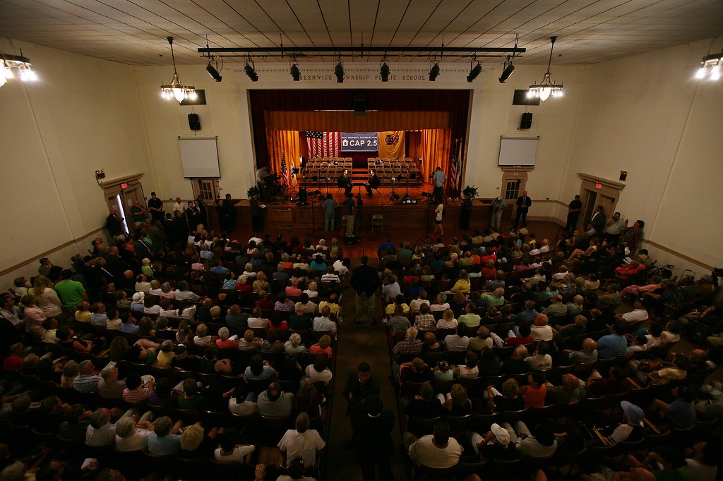 Gibbstown Town Hall Governor Chris Christie holds a Town H… Flickr