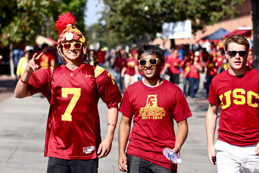 USC vs. Syracuse Tailgate Photo by Robin Laird Neon Tommy Flickr