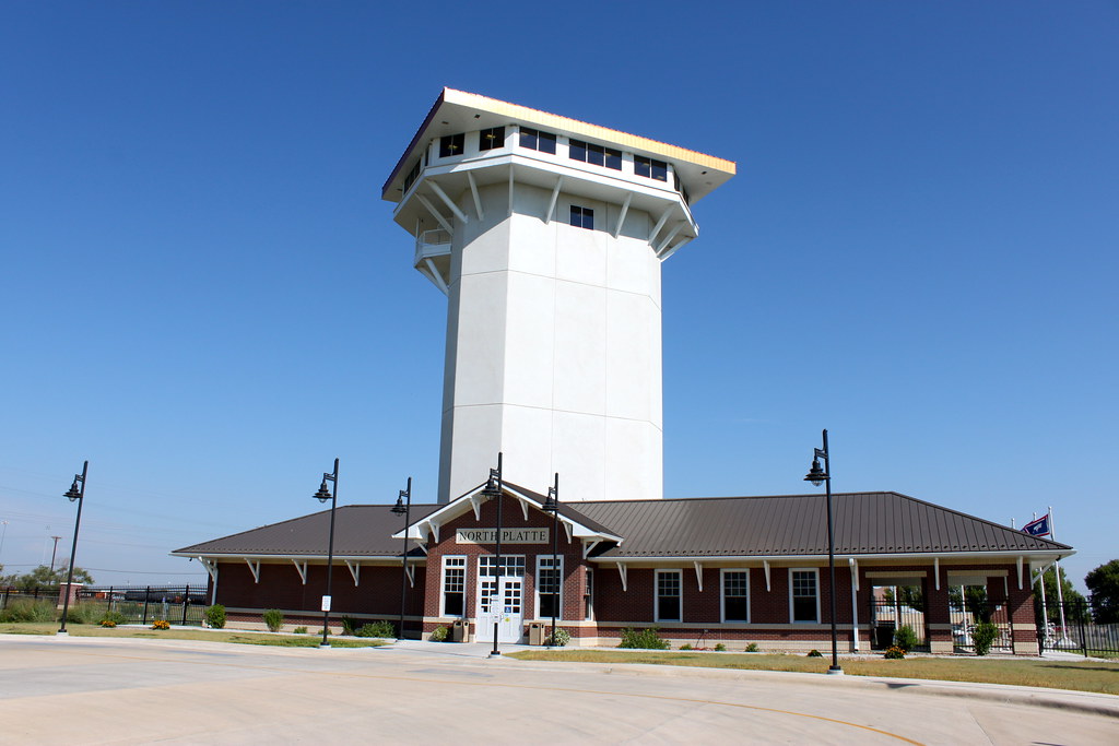 Golden Spike Tower North Platte, NE The Golden Spike Tower… Flickr