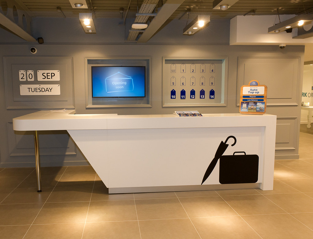 O2 Tottenham Court Road store tour Our Concierge desk re… Flickr
