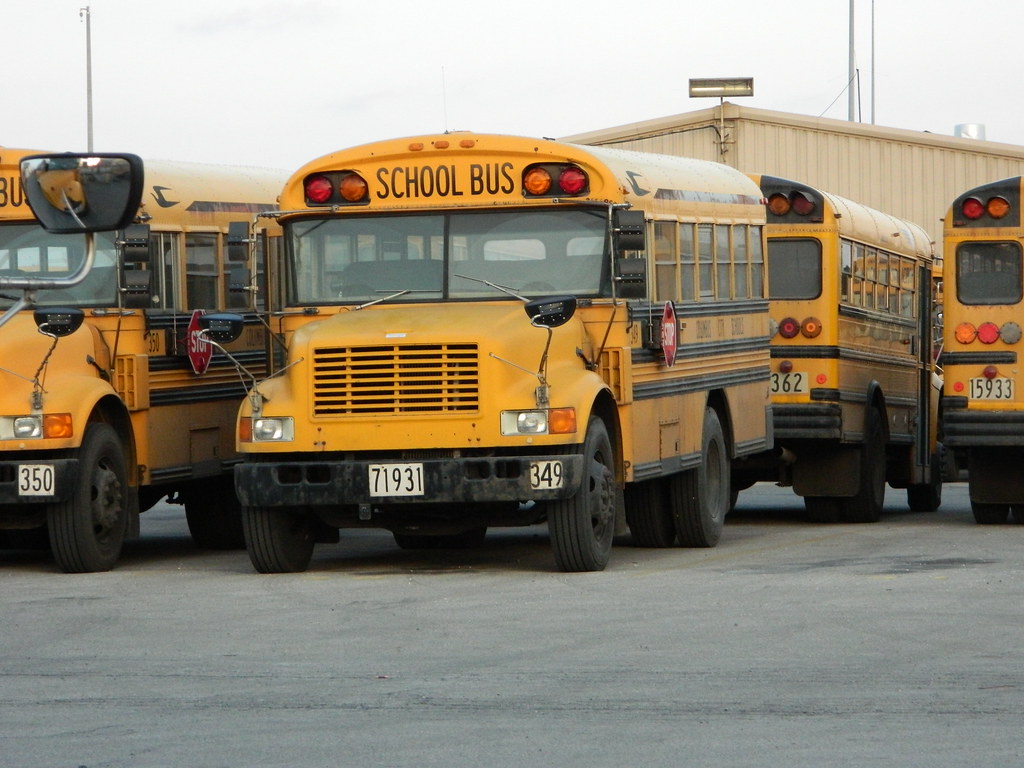Columbus City Schools 349 (2) Fort Hayes bus lot Columbu… Flickr