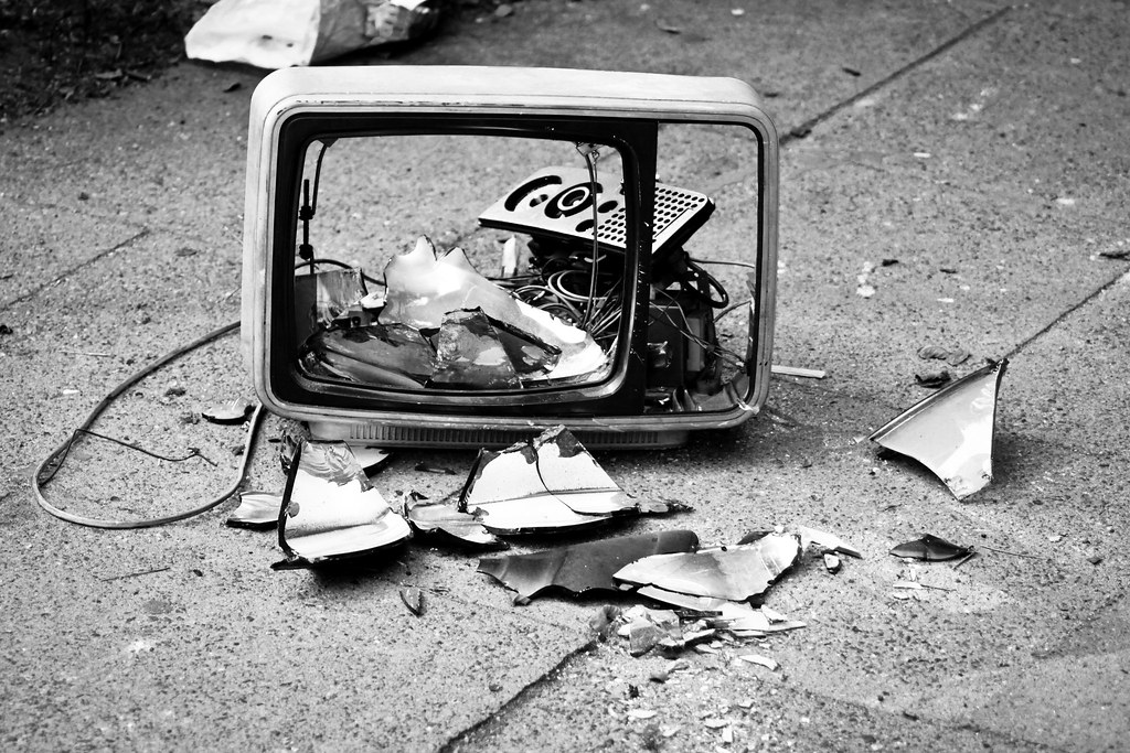 These are the days, of broken TV Robert Günther Flickr