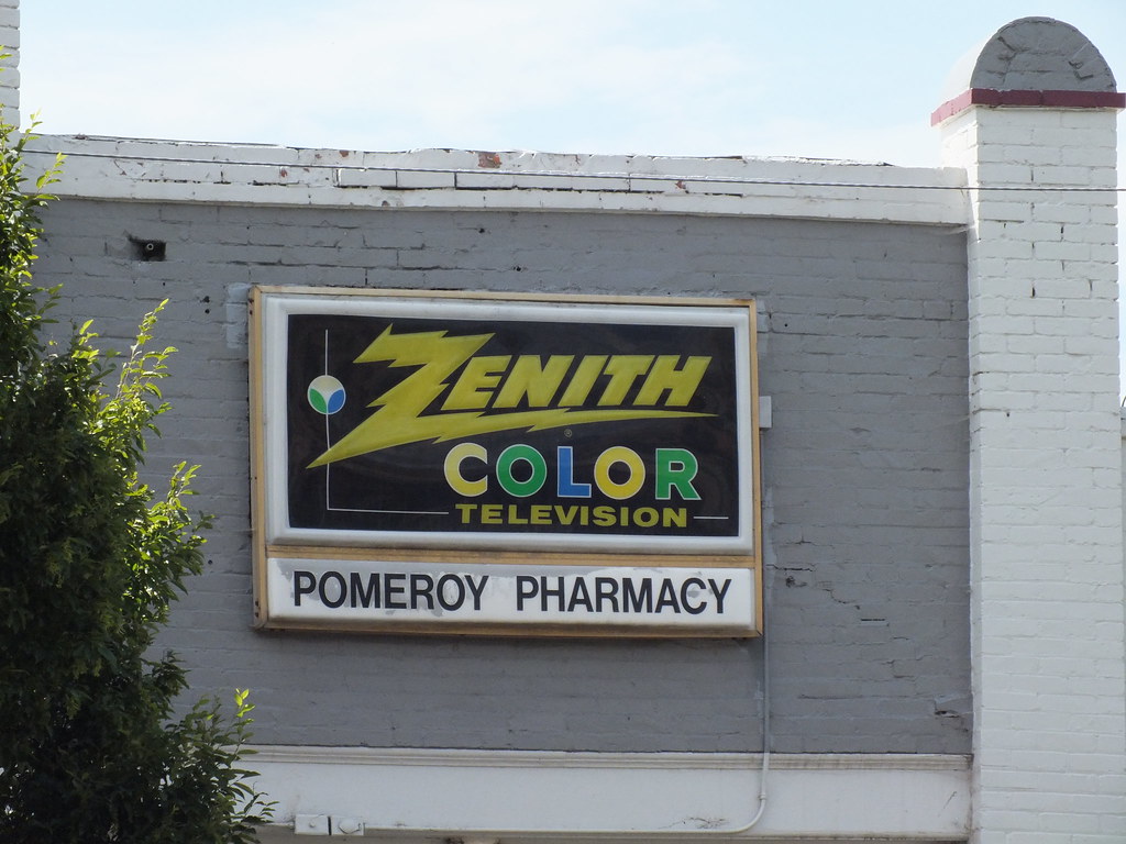 Downtown Pomeroy, WA Zenith Color TV Thomas Schrantz Flickr