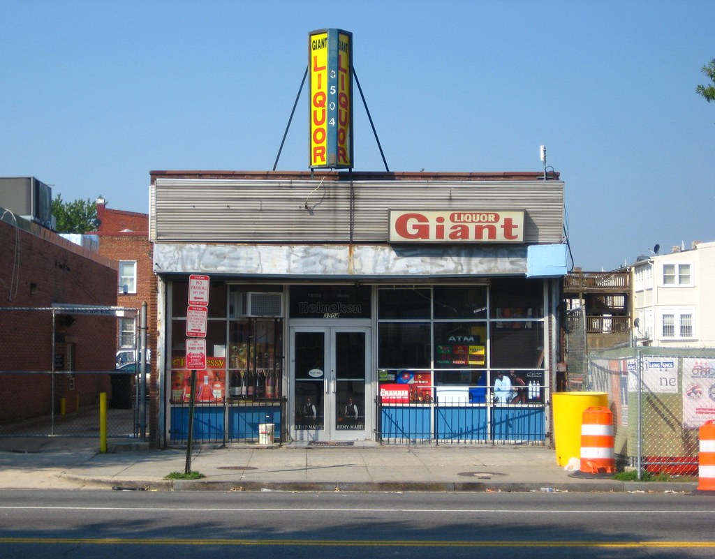 3504 Avenue, NW Giant Liquor, 3504 Avenue,… Flickr