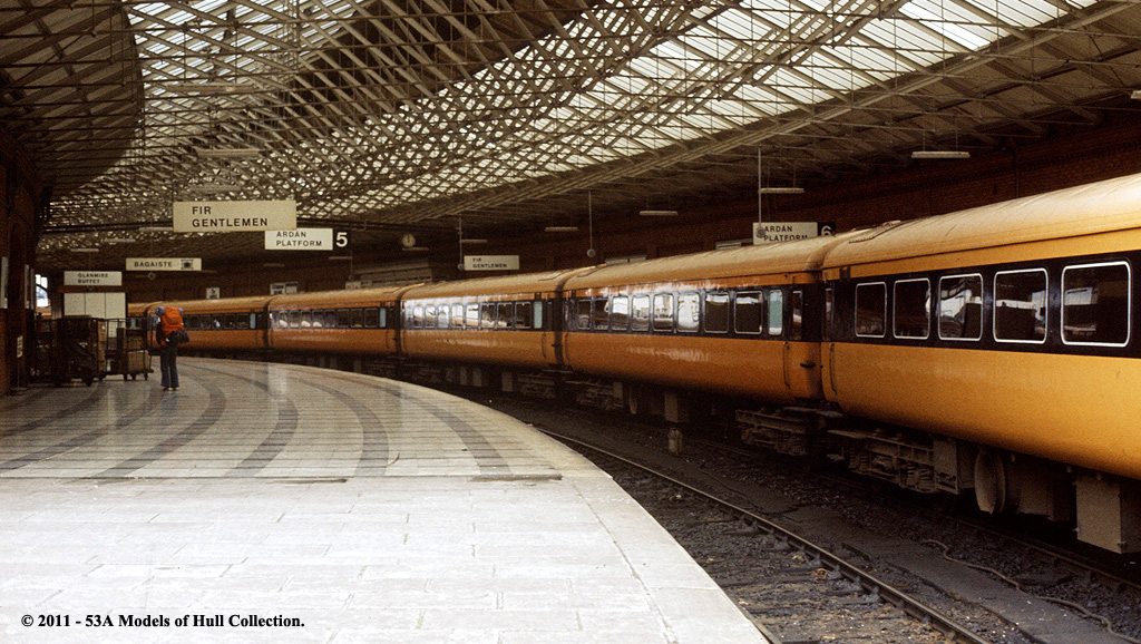 c.1976 Kent station, Cork. A train of Irish Railways (CI… Flickr
