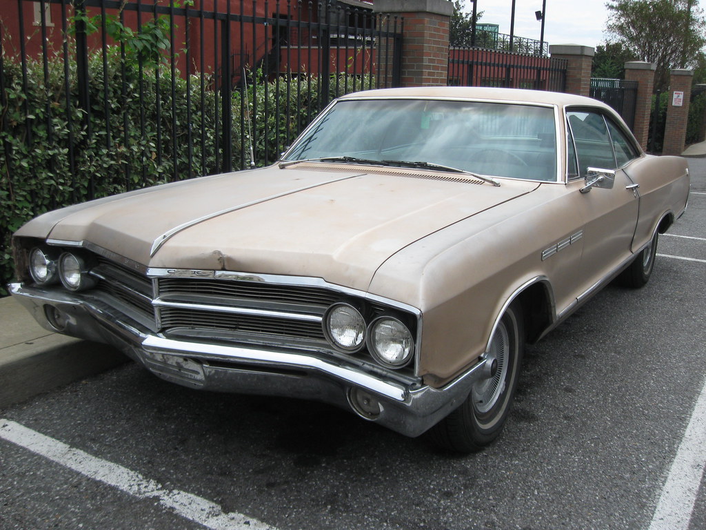 Old school car Memphis Guillaume Capron Flickr