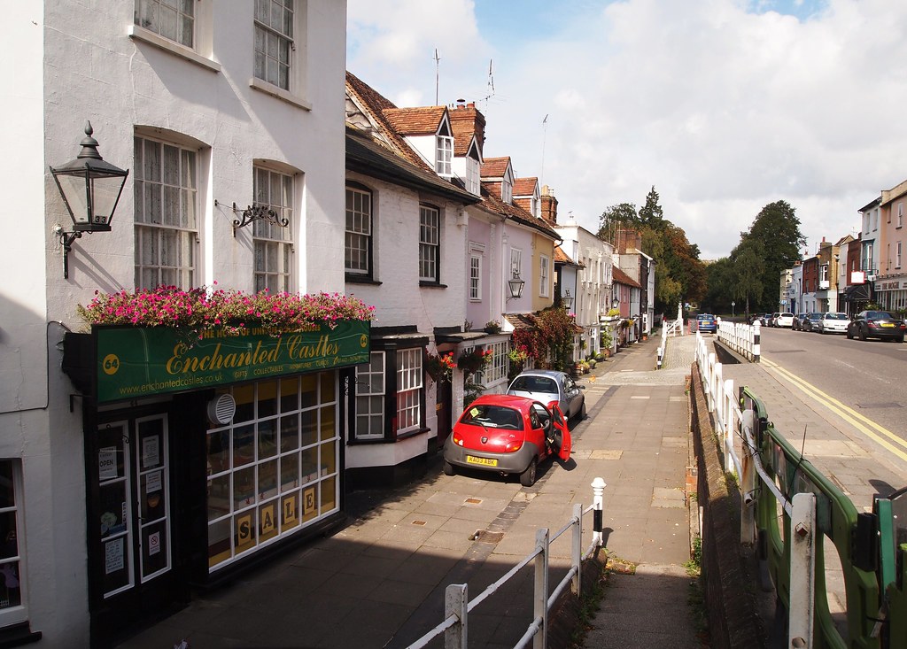 Pie in the Sky This is High Street, Hemel Hempstead; the s… Flickr