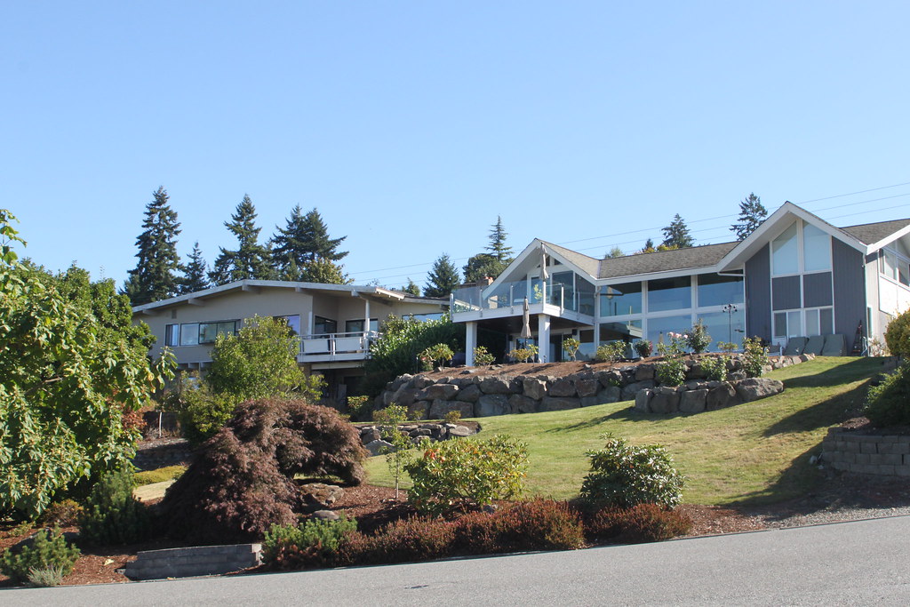 Hillside homes in Somerset, Bellevue WA Two homes on Somer… Flickr