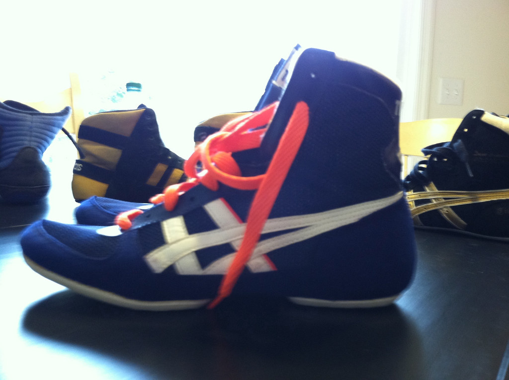 asics tigers wrestling shoes,OFF