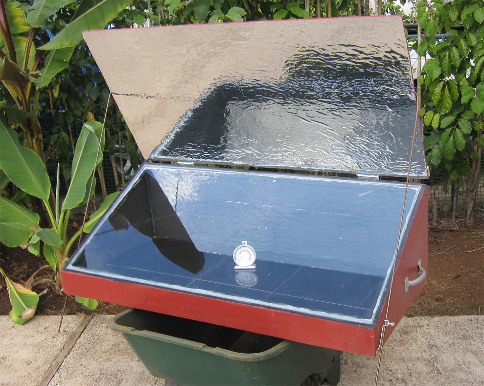 Solar oven with better reflector This is an update on my s… Flickr