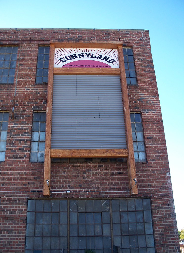 OH Logan Giant Washboard Large washboard at Sunnyland in… Flickr