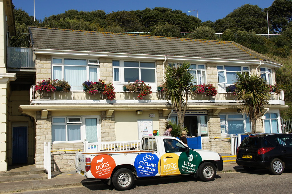Seafront Information Centre, Undercliff Drive, East Cliff,… Flickr