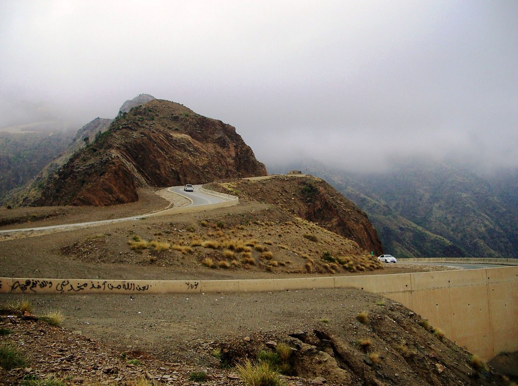 The way to Rijal Alma. sshailaa Flickr