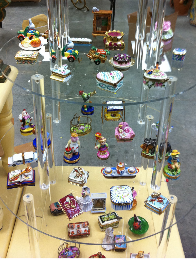 Limoge Boxes from France! All Limoge boxes from well known… Flickr