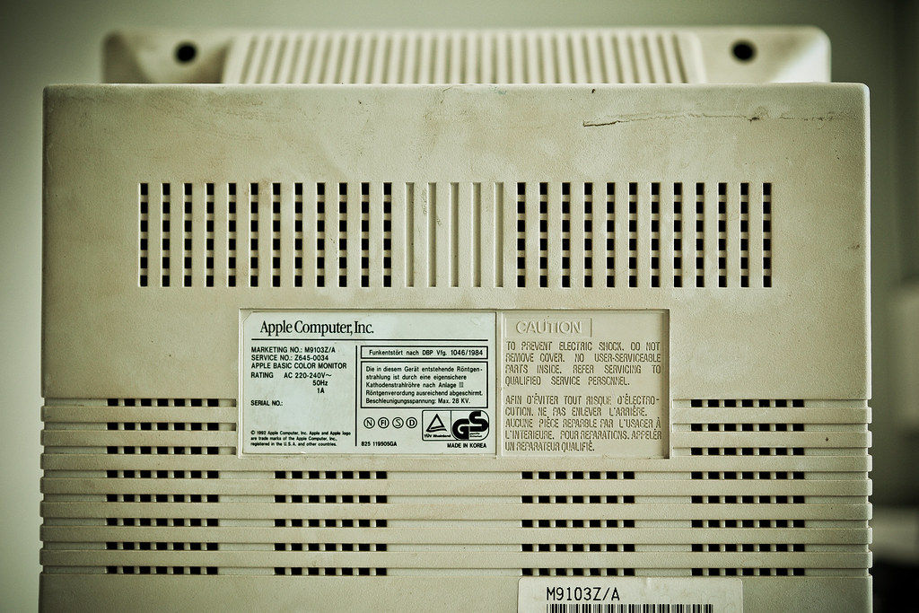 Apple Macintosh LC II a photo on Flickriver