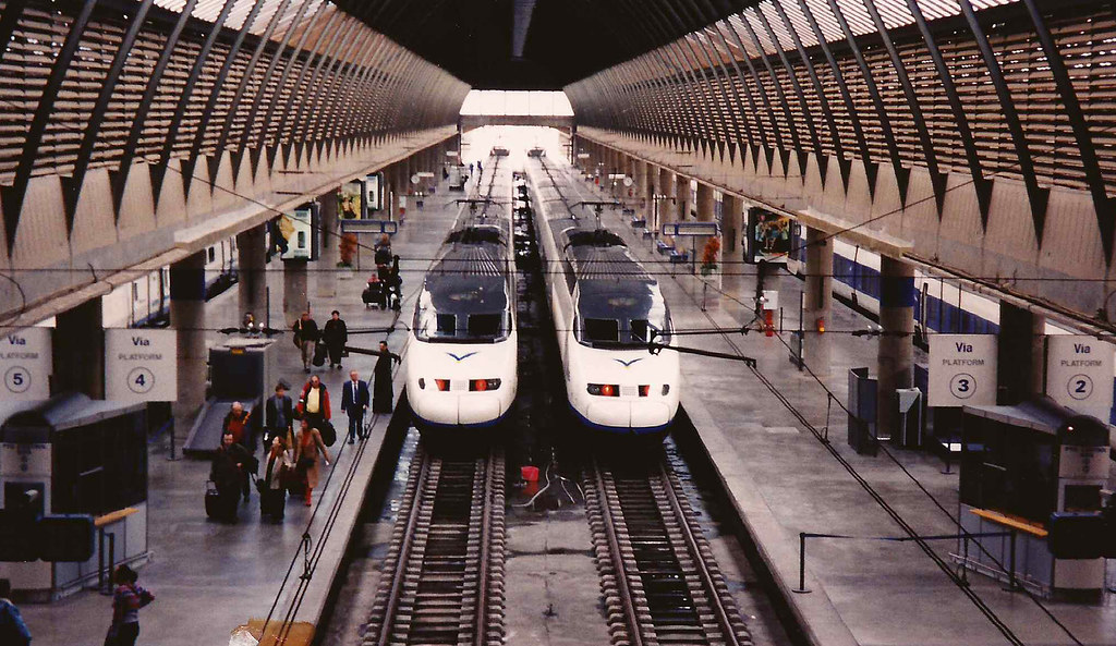 Seville Santa Justa Train Station High speed AVE trains in… Flickr