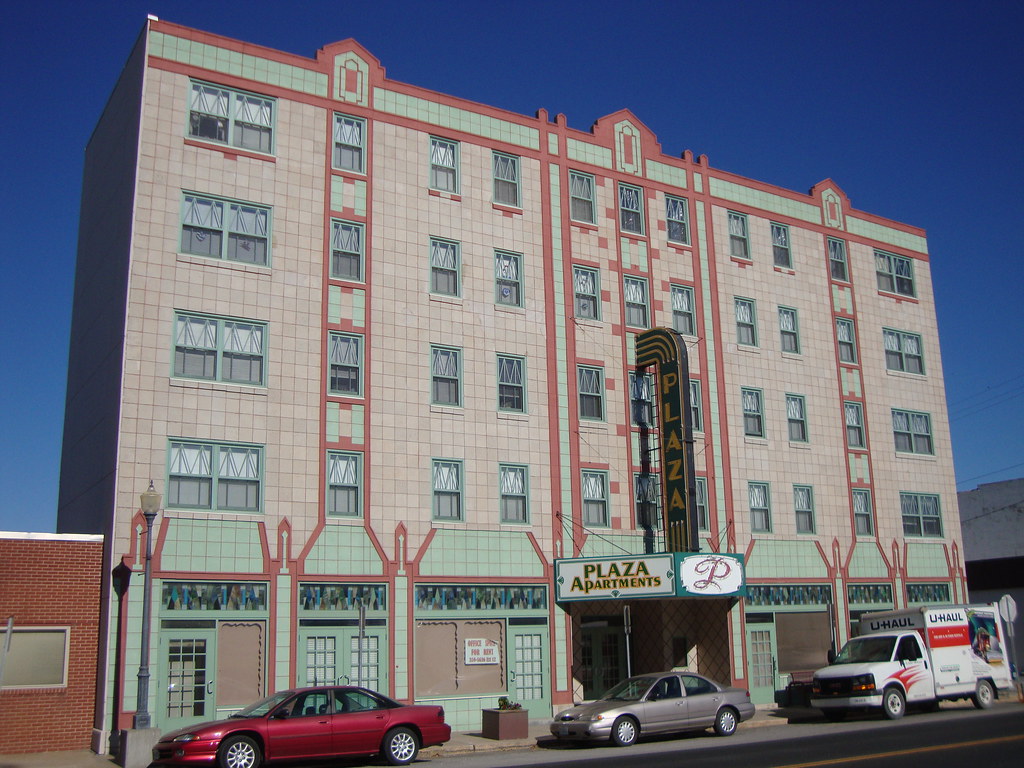 Old Plaza Hotel (Trenton, Missouri) Built in 1929, this st… Flickr