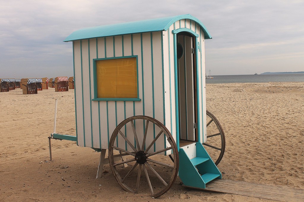 Bathing machine Bathing machine in Travemünde Friedrich J. Flint Flickr