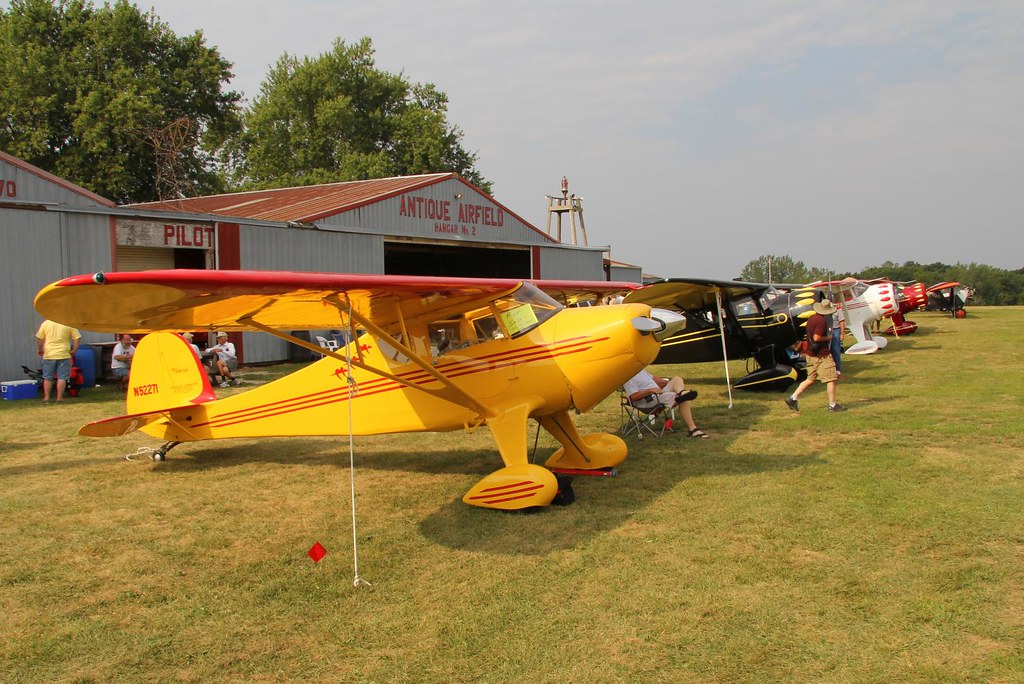 IMG_4054 (Antique Airplane Association FlyIn 2011, Blakes… Flickr