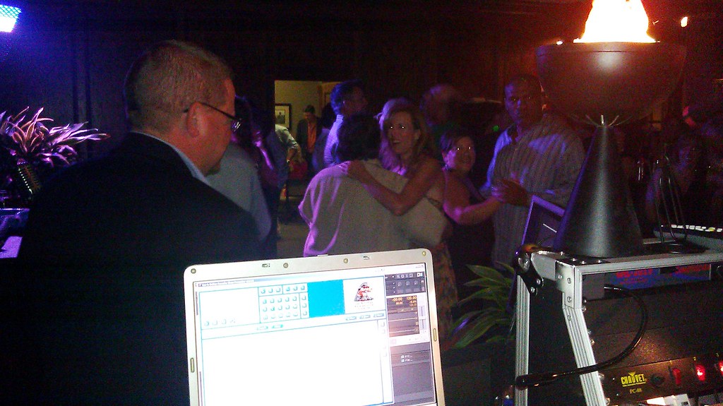 Dancing To Karaoke Canute Chiverton Flickr