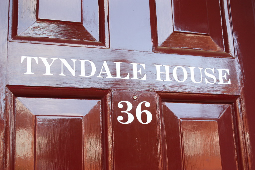 TYN (33) Tyndale House Library, Cambridge. Copyright libr… Flickr