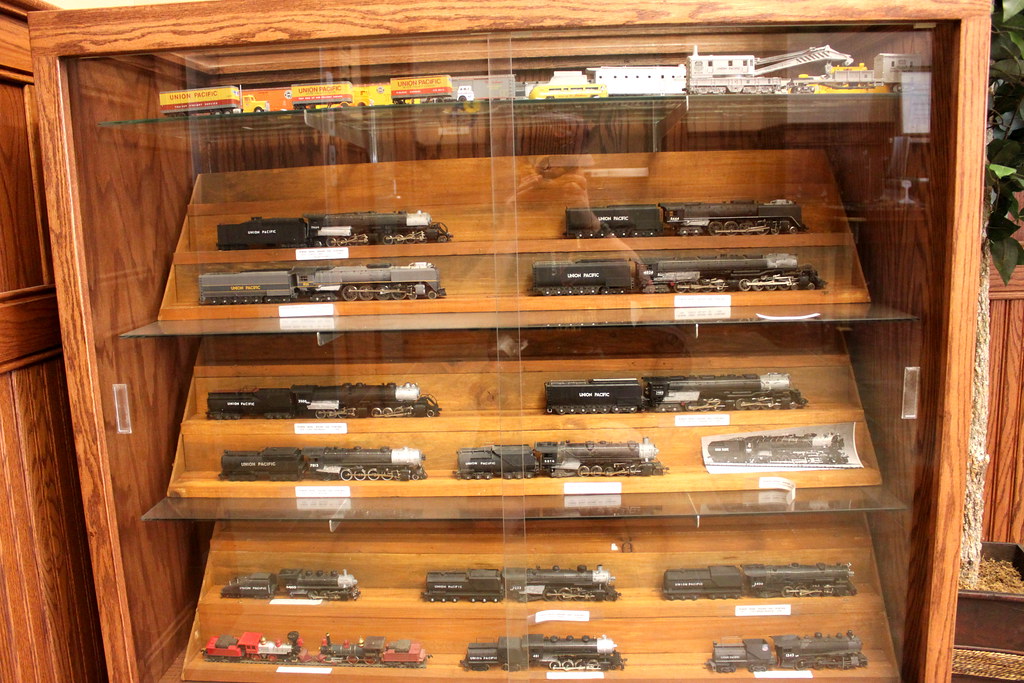 HO scale locos on display A collection of HO scale UP stea… Flickr