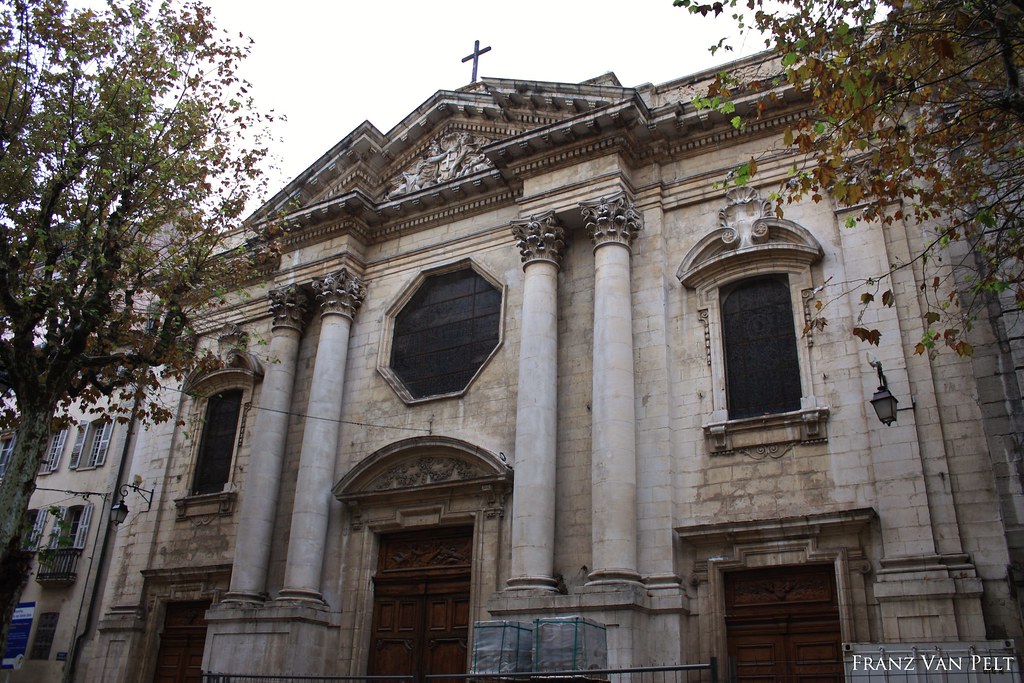 Toulon Fachada principal de la catedral de Toulon. Franz Van Pelt