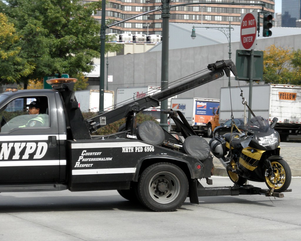 NYPD Tow Truck, West Side Highway, New York City NYPD Viol… Flickr