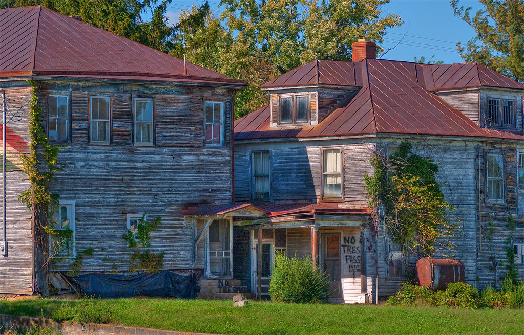 P1120148 Unloved in Lovingston HDR Lovingston, Virginia. S… Flickr