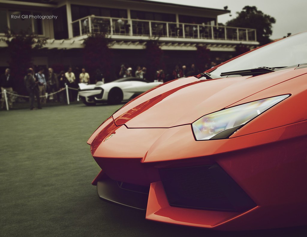 Evil lurking Aventador, SSC Tuatara at