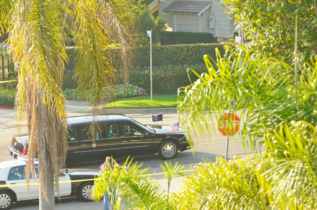 Obama's Limo (or a decoy) on Sunset Blvd., Los Angeles, Se… Flickr