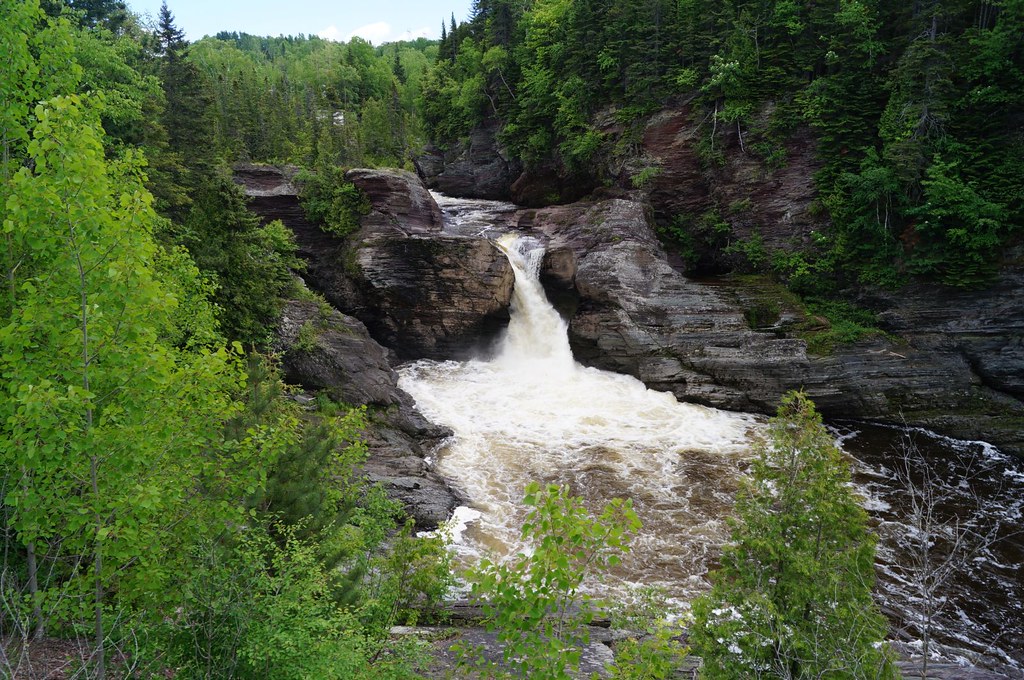 DEUXIÈME CHUTE DE LA RIVIÈRE TROIS PISTOLES Trois Pistoles… Flickr