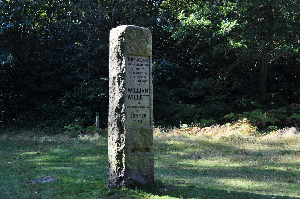 William Willett Sundial Inscription The inscription dedica… Flickr