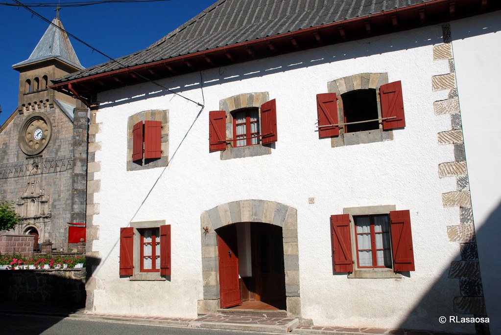 Burguete, Navarra Un pueblo del Pirineo de Navarra situado… Flickr