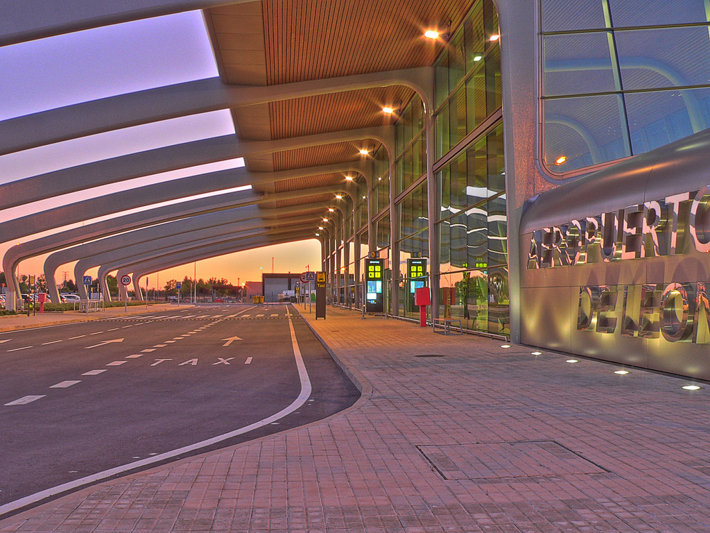 aeropuerto_Leon Aeropuerto de León (HDR) Uxio G. Flickr