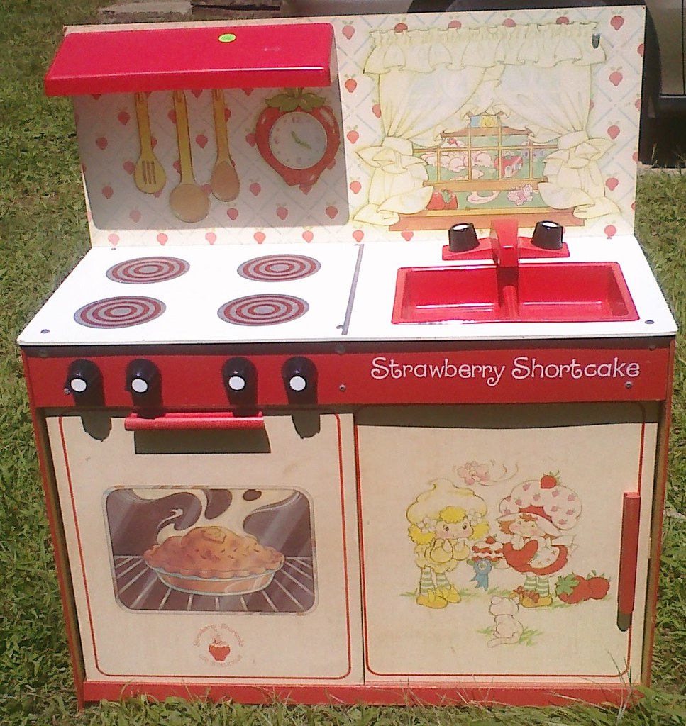 Strawberry Shortcake ChildSized Stove & Sink Set This is … Flickr