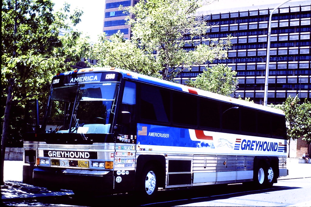 Greyhound bus 1366 (MCI 96A3) taken at Philadelphia, PA on… Flickr