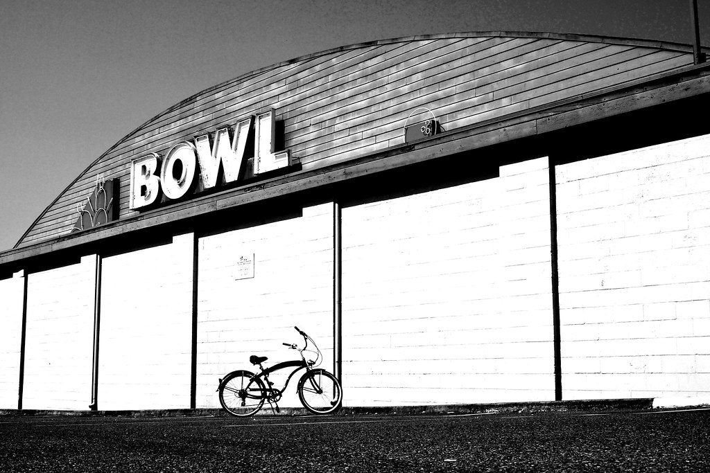bowling alley Pacific Lanes bowling alley in Flickr