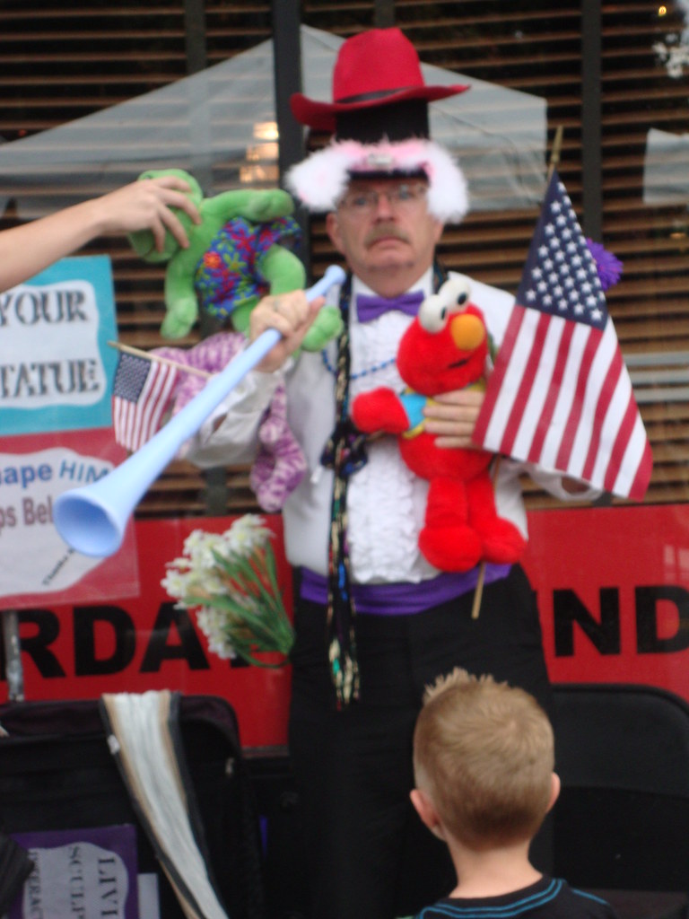 Make Your Own Statue This guy was REALLY good. Stood absol… Flickr