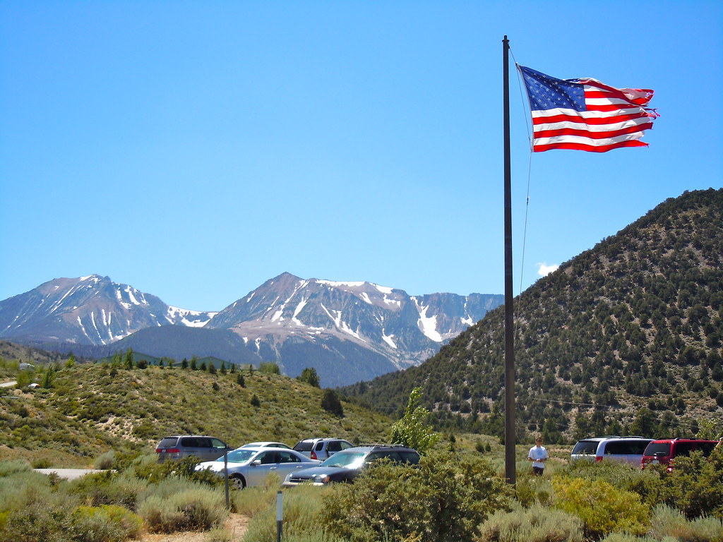 Service Station by Mono Lake Gas station over looking Mono… Flickr