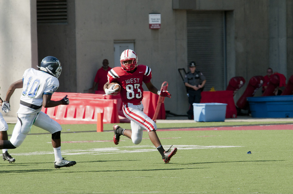 West vs Winton Woods Football_520 Todd Hummer Flickr
