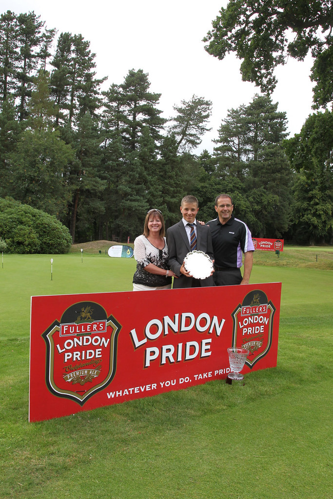 Winner Harry Woan with mom & dad! English Golf Union